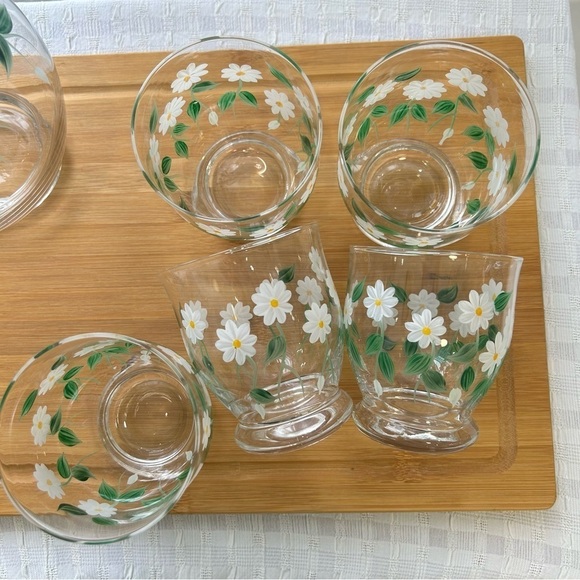 SOLD-Vintage hand painted glass pitcher and 5x water glasses - Picture 3 of 7